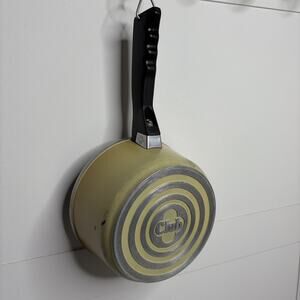 Club Yellow 1.5”QT Cast Aluminum Sauce Pan Pot with Lid Vintage USA Saucepan